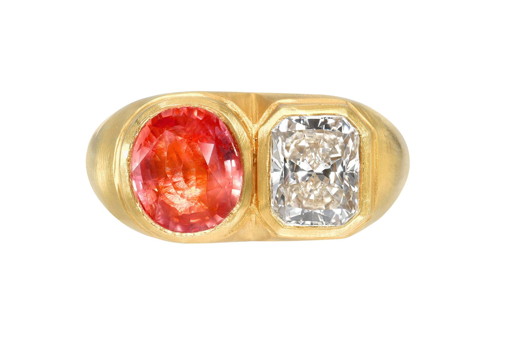 Gold ring with a bright padparadscha sapphire on the left and a radiant cut diamond on the right