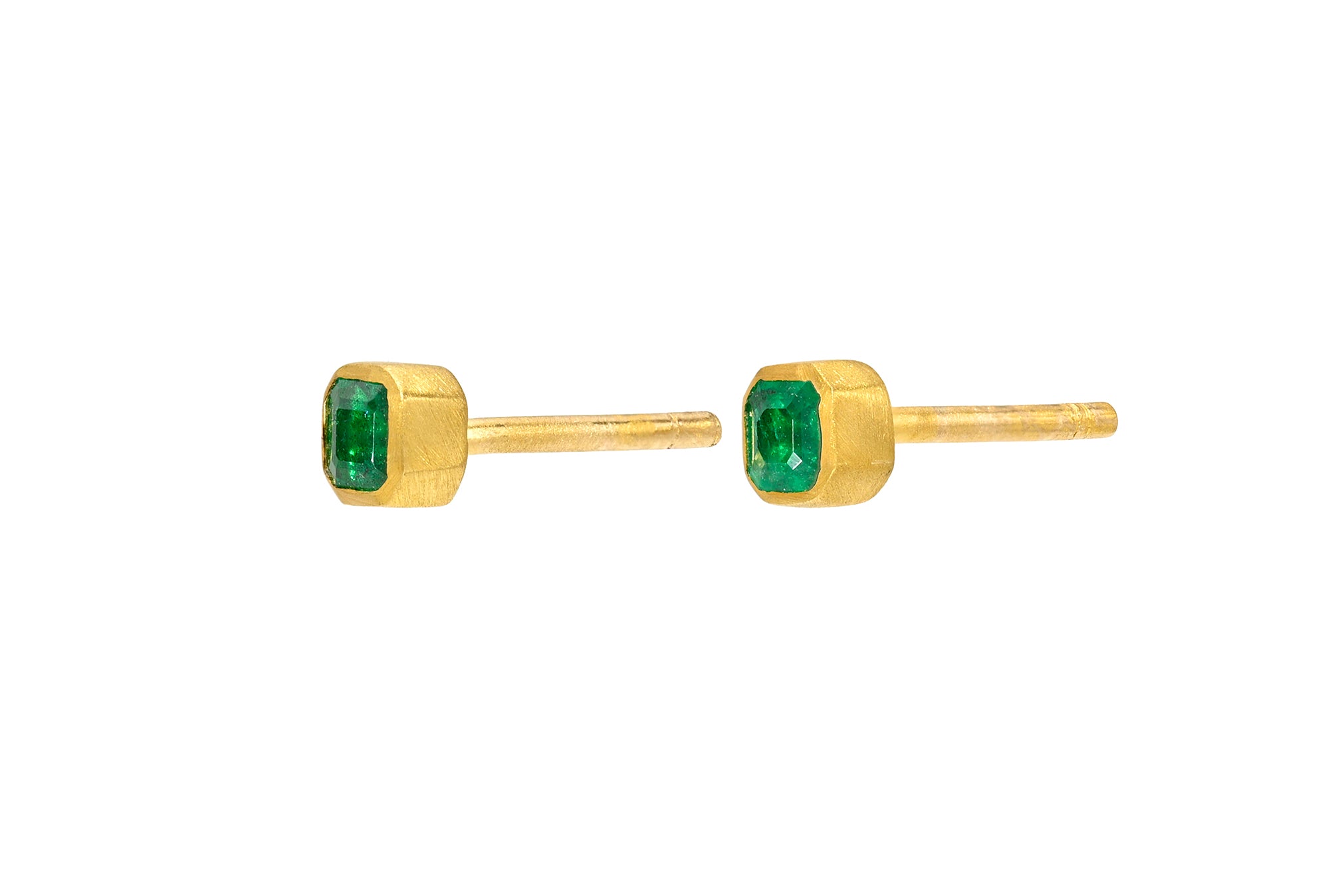 MINI EMERALD STUDS