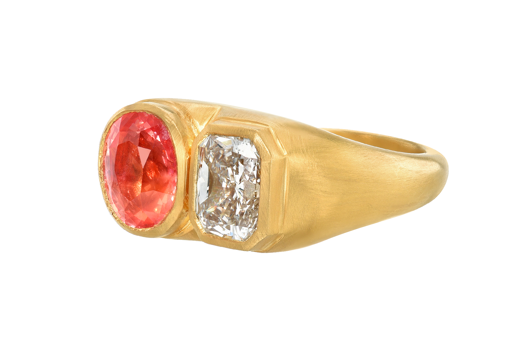 Gold ring with a bright padparadscha sapphire on the left and a radiant cut diamond on the right - 3/4 view