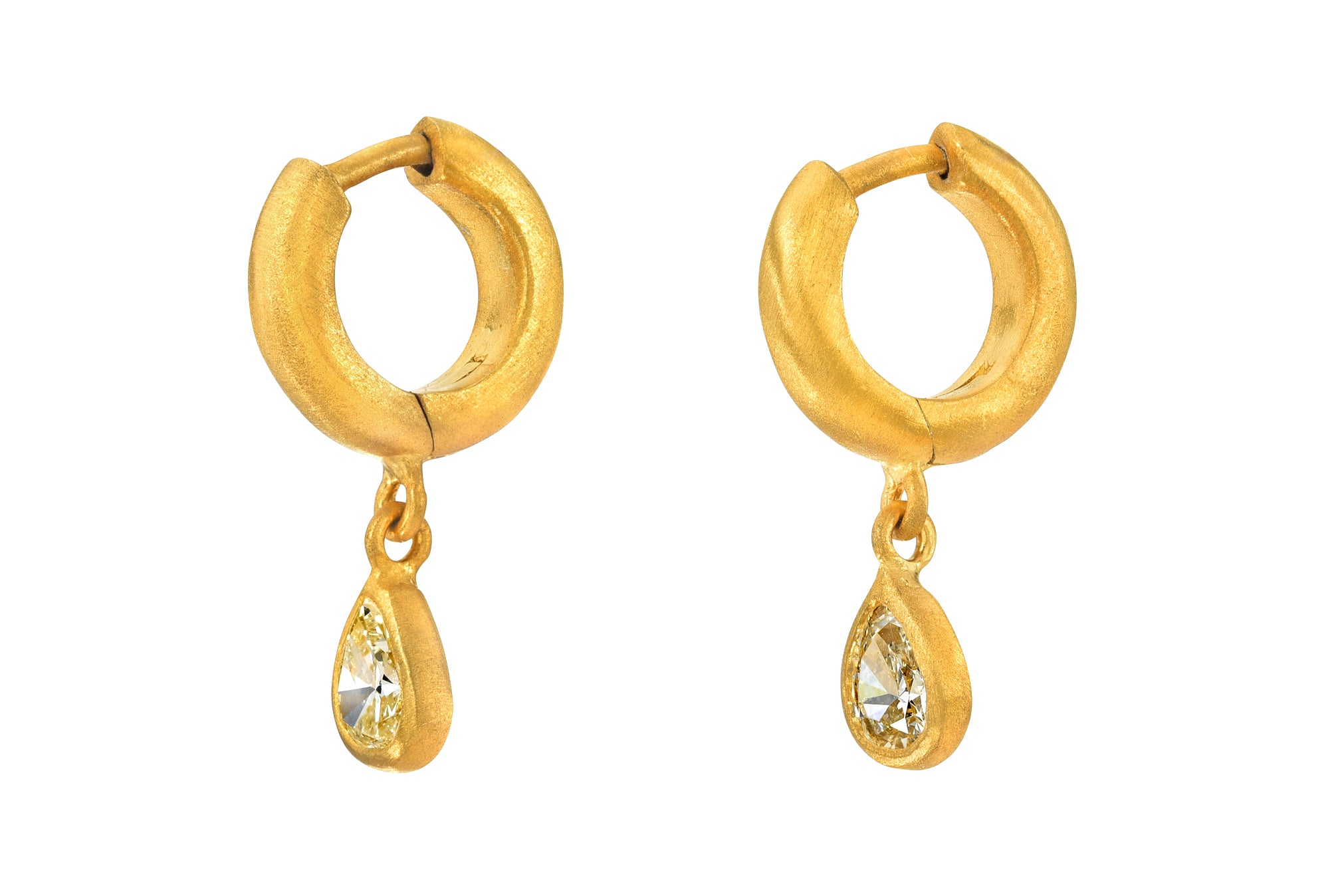 DARIUS JEWELS. Pair of Signature Hoops with 0.55 cts Pear Diamond Drops set in Fairmined 18K Yellow Gold. 6.5mm Inner Diameter